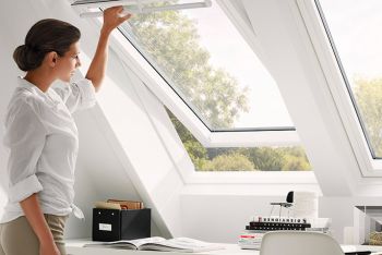 Velux tuimelvensters tuimelen 180° om de as. Ideaal om schoon te maken dus!